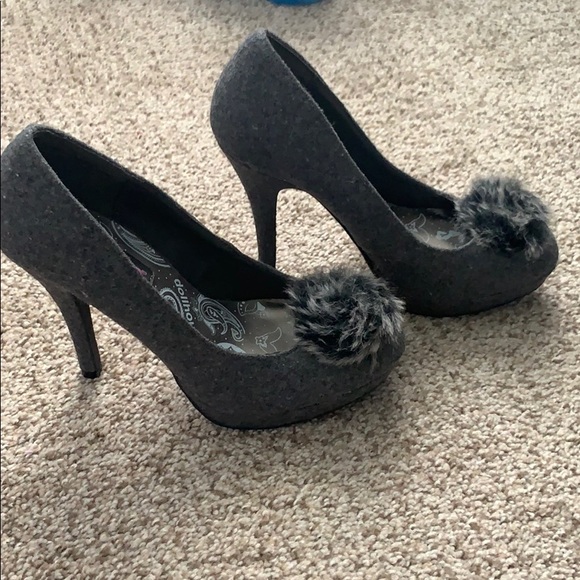 Heels - Picture 6 of 6